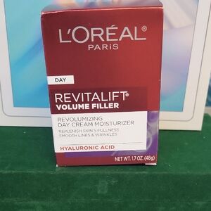 Revitalift Volume Filler Day Cream Moisturizer 48g New in Box